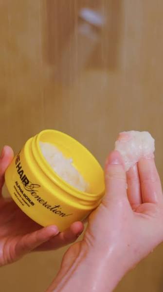 The Hair Generation Alpha Scrub · El scalp reset que tu cuero cabelludo necesitaba — porque tu cuero cabelludo también es piel