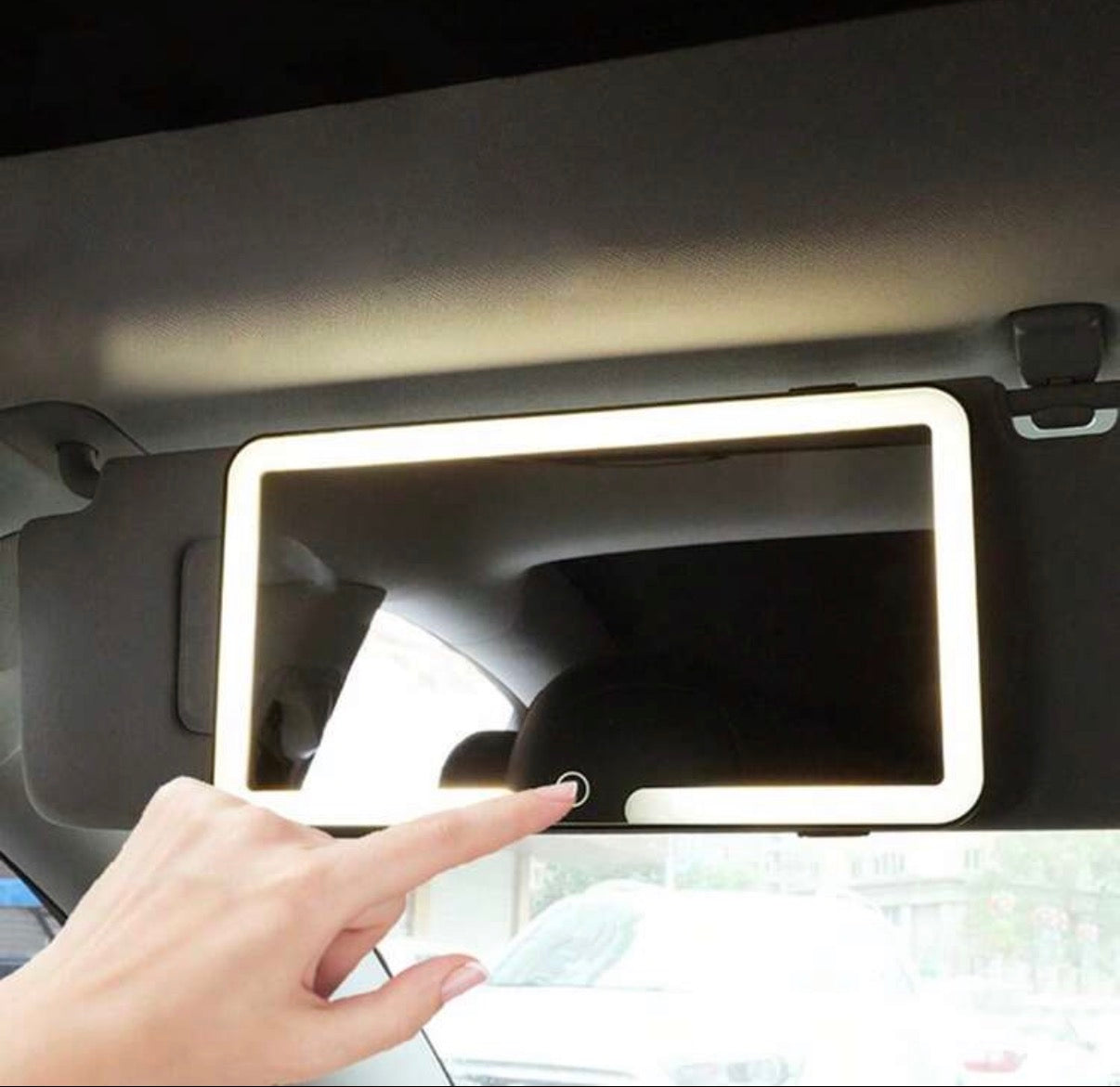 Espejo LED para Visera de Auto · Tu espejo de maquillaje con luz perfecta — siempre contigo, en el carro, lista en minutos