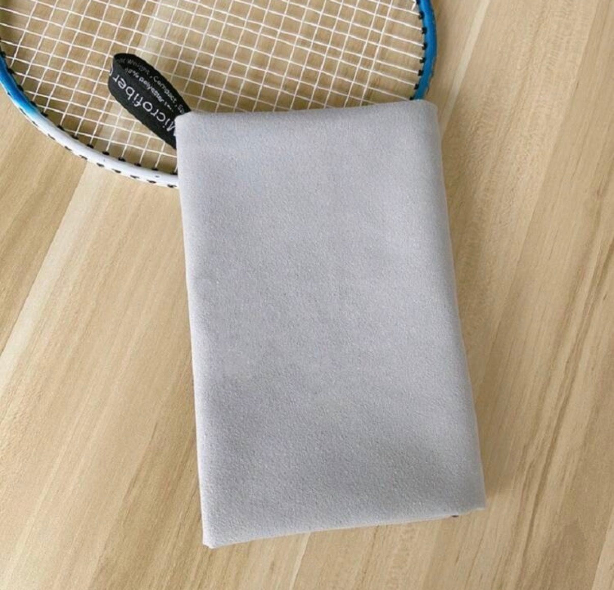 Toalla de Microfibra Deportiva · Seca rápido, pesa poco y cabe en cualquier bolsa — para el gym, la playa y el viaje