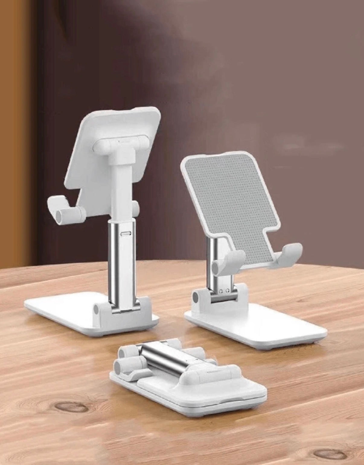 Soporte de Escritorio para Teléfono y Tablet · Manos libres en tu escritorio — altura y ángulo ajustable, plegable, para trabajar y crear contenido sin sostenerte nada